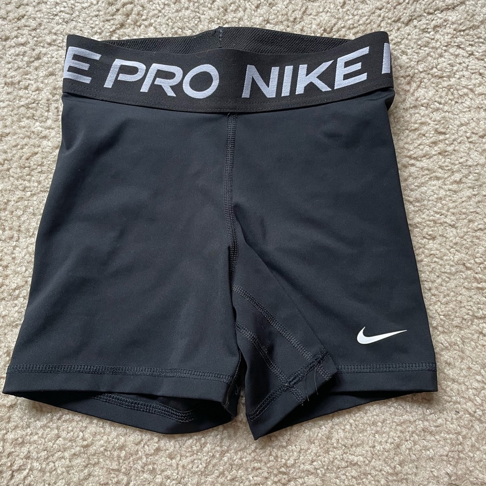 Nike pros, black, 5”